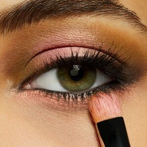 MAC Frost Eyeshadow In Living Pink